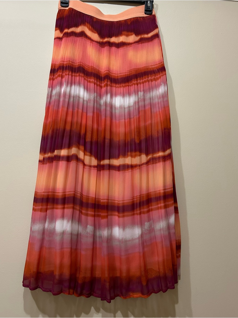 Beautiful lined pleated skirt, tie-dyed, rich colors size large